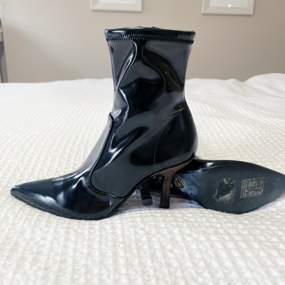 SOLD - Picture 4 of 11